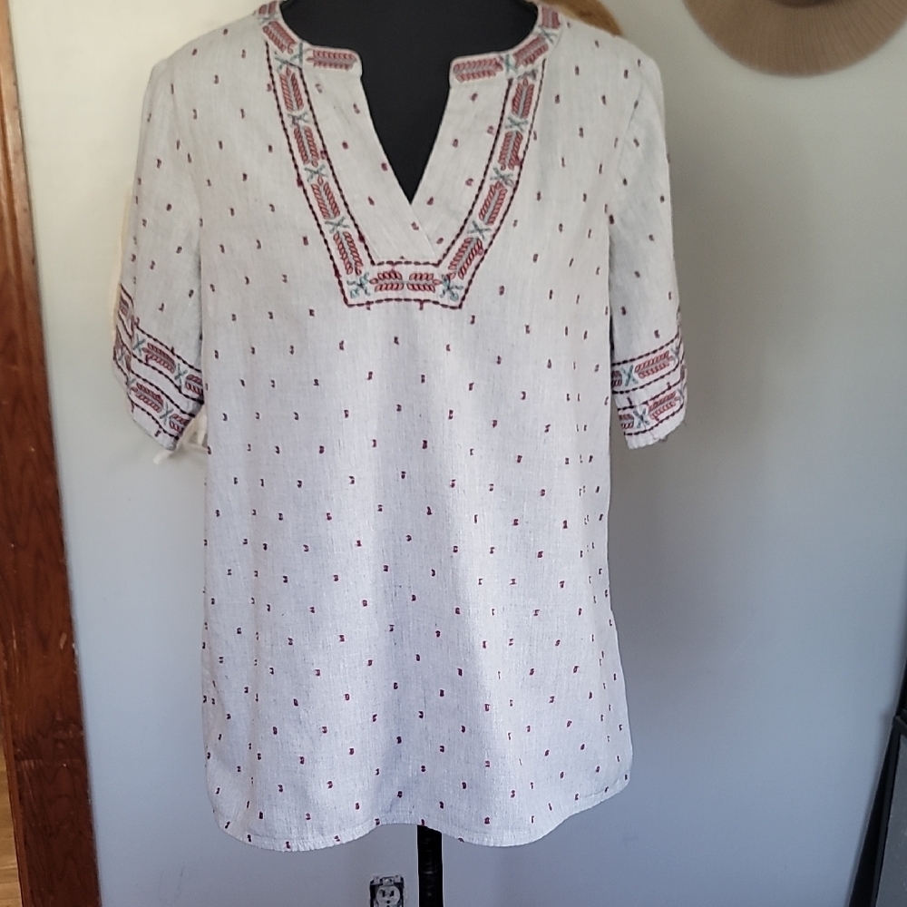 Bob Timberlake Light Gray Blouse with Red and Blue Embroidery
